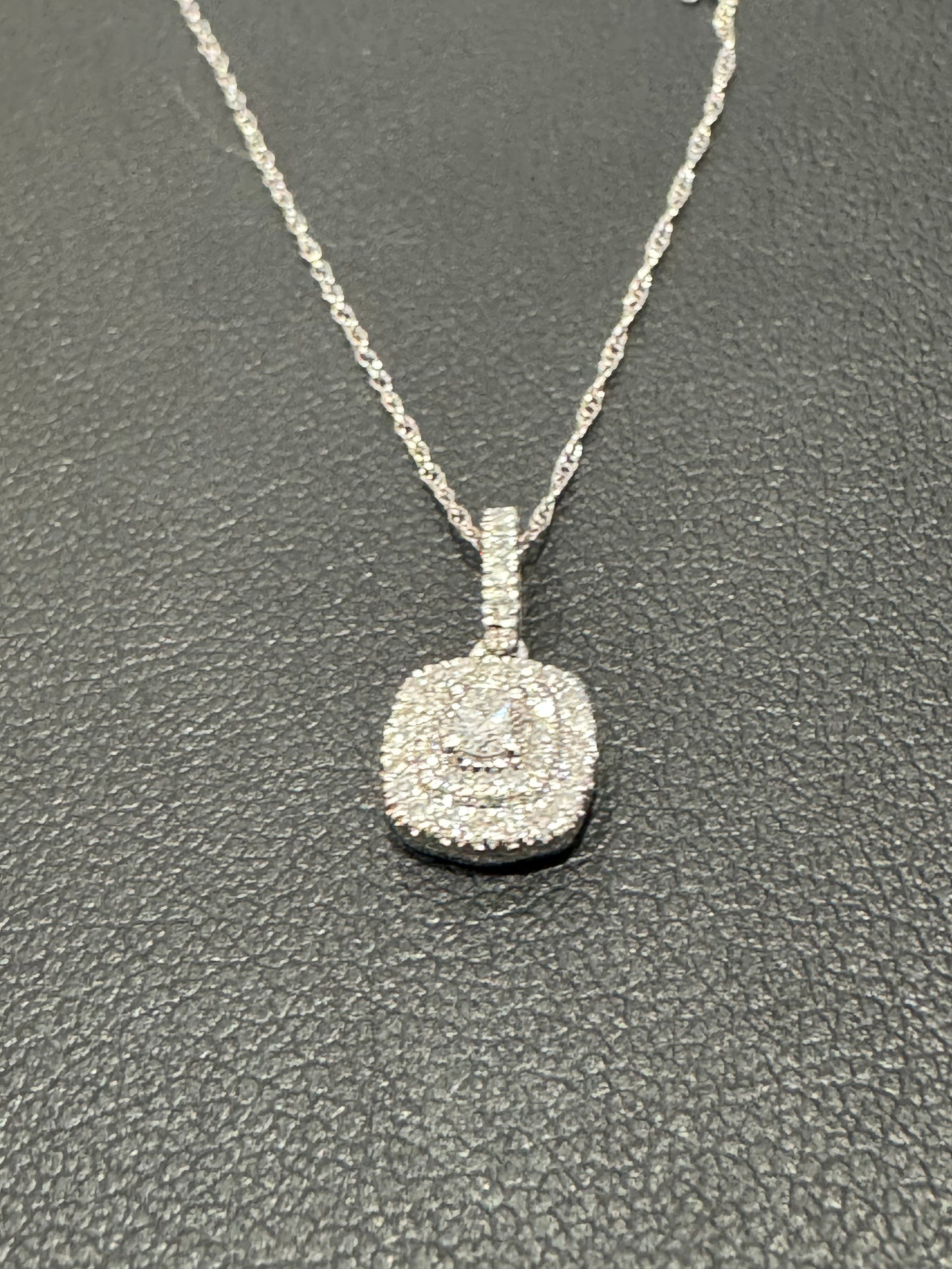 Lab halo necklace - 0.25ctw F/SI1 - 10KW - Lab Diamond