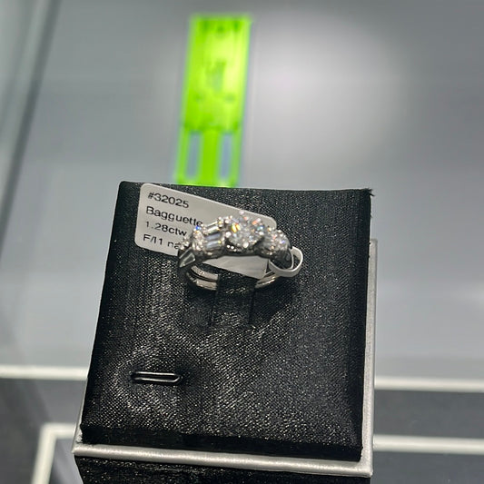 Bagguette with band - 14KW - 1.28ctw 0.78ct - F/I1 natural #7 - 32025